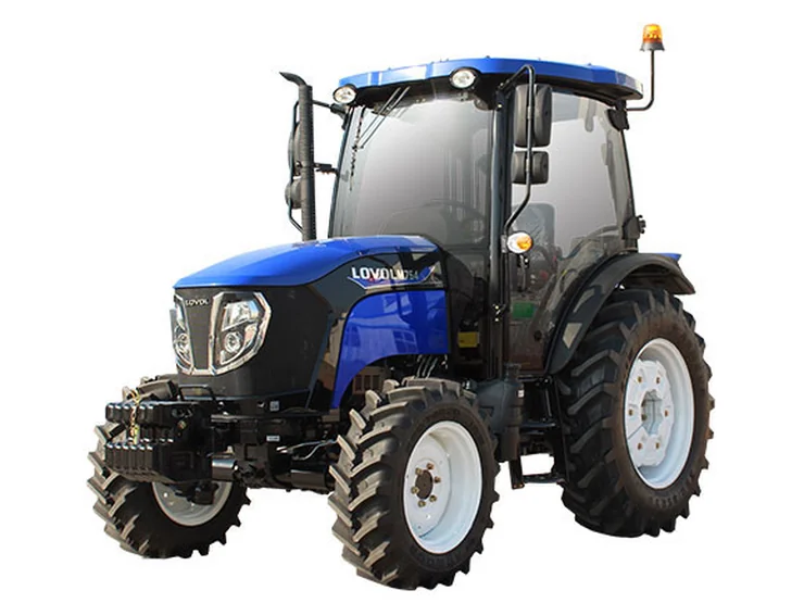 Ciągnik LOVOL M754 na białym tle